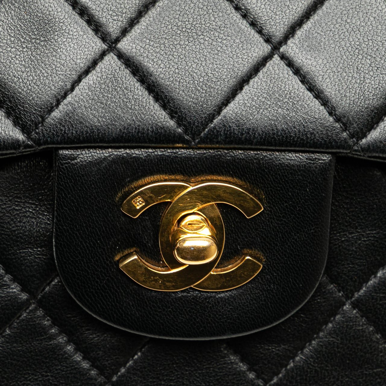 Chanel Medium Classic Lambskin Double Flap Zwart
