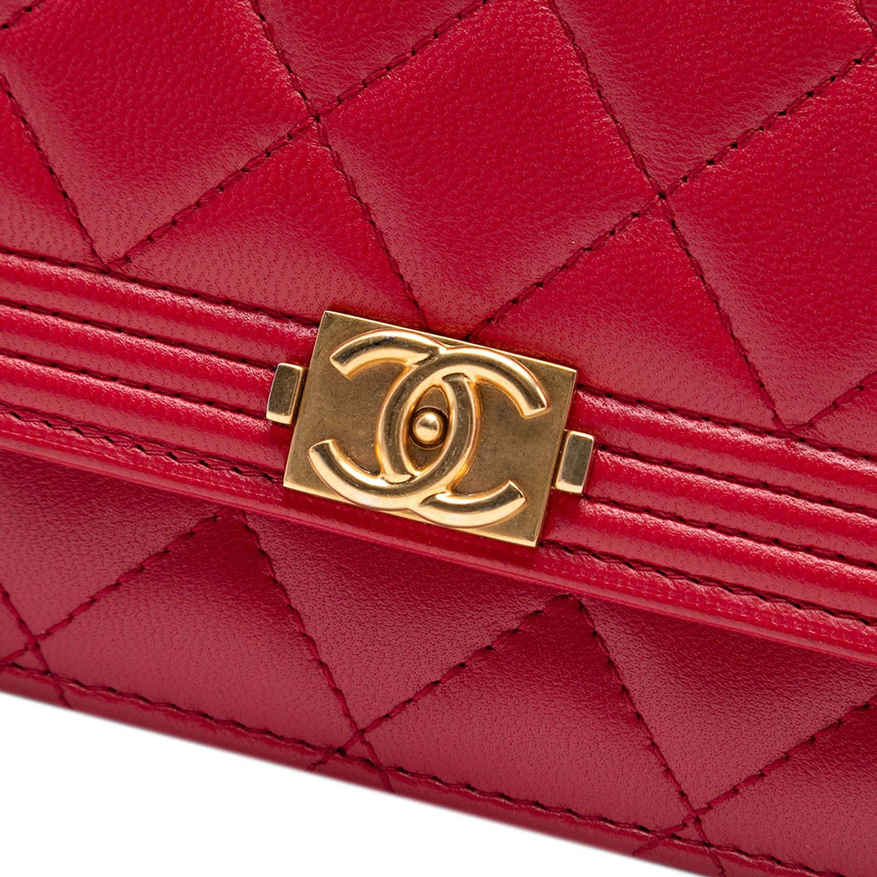 Chanel Quilted Lambskin Boy Wallet On Chain Rood