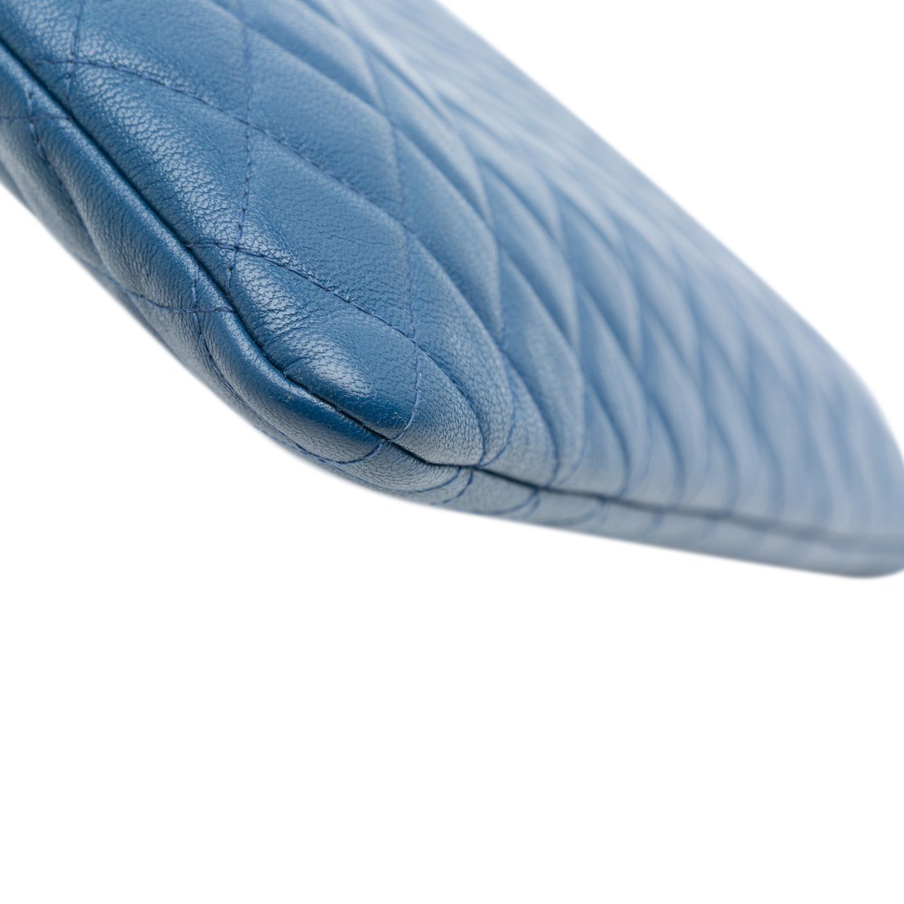 Chanel Large Bicolor Sheepskin Mademoiselle Zip Clutch Blauw