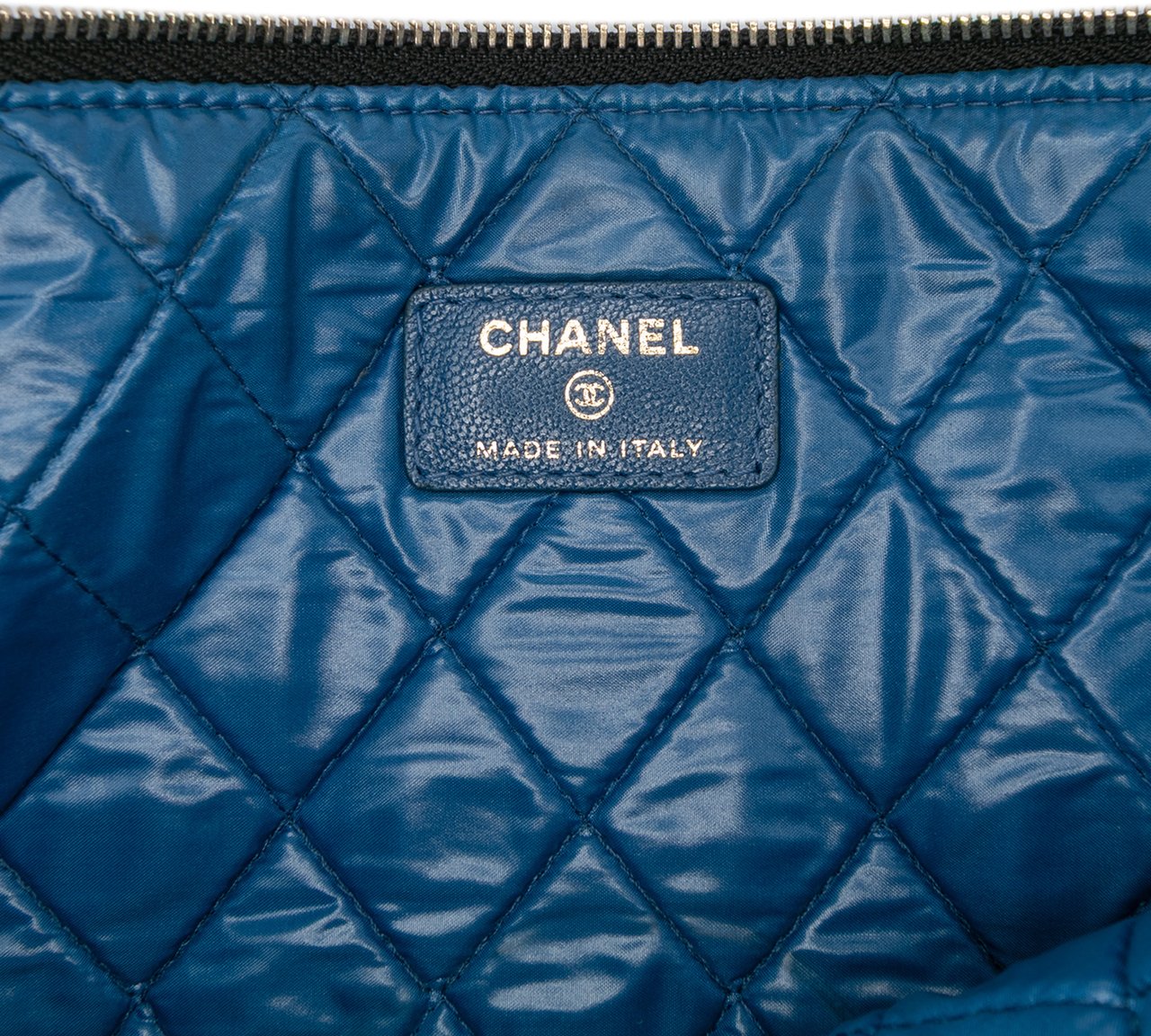 Chanel Large Bicolor Sheepskin Mademoiselle Zip Clutch Blauw