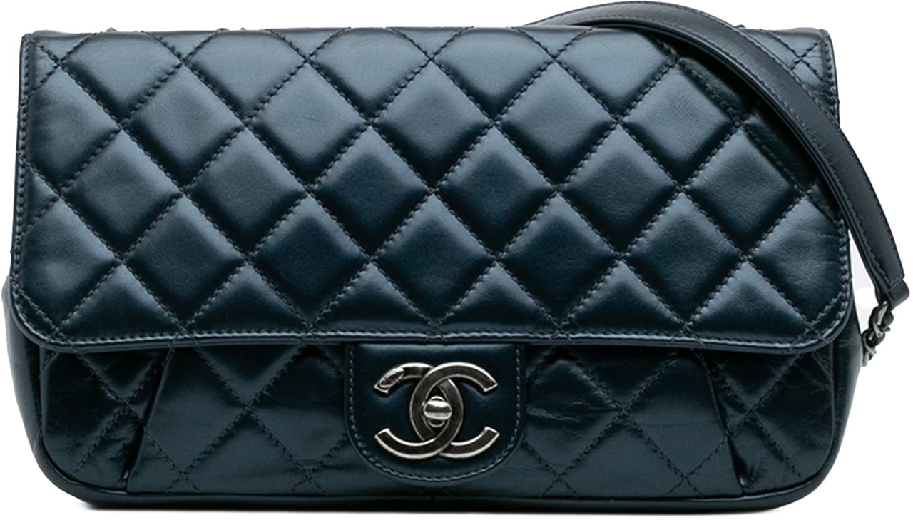 Chanel Medium Quilted Glazed Calfskin Coco Pleats Flap Blauw