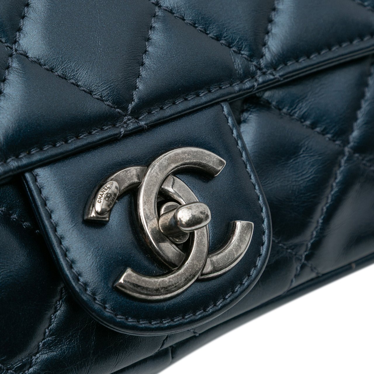 Chanel Medium Quilted Glazed Calfskin Coco Pleats Flap Blauw