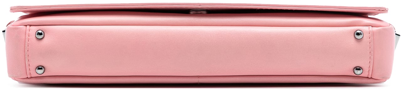 Chanel Stitched Lambskin Logo Flap Roze