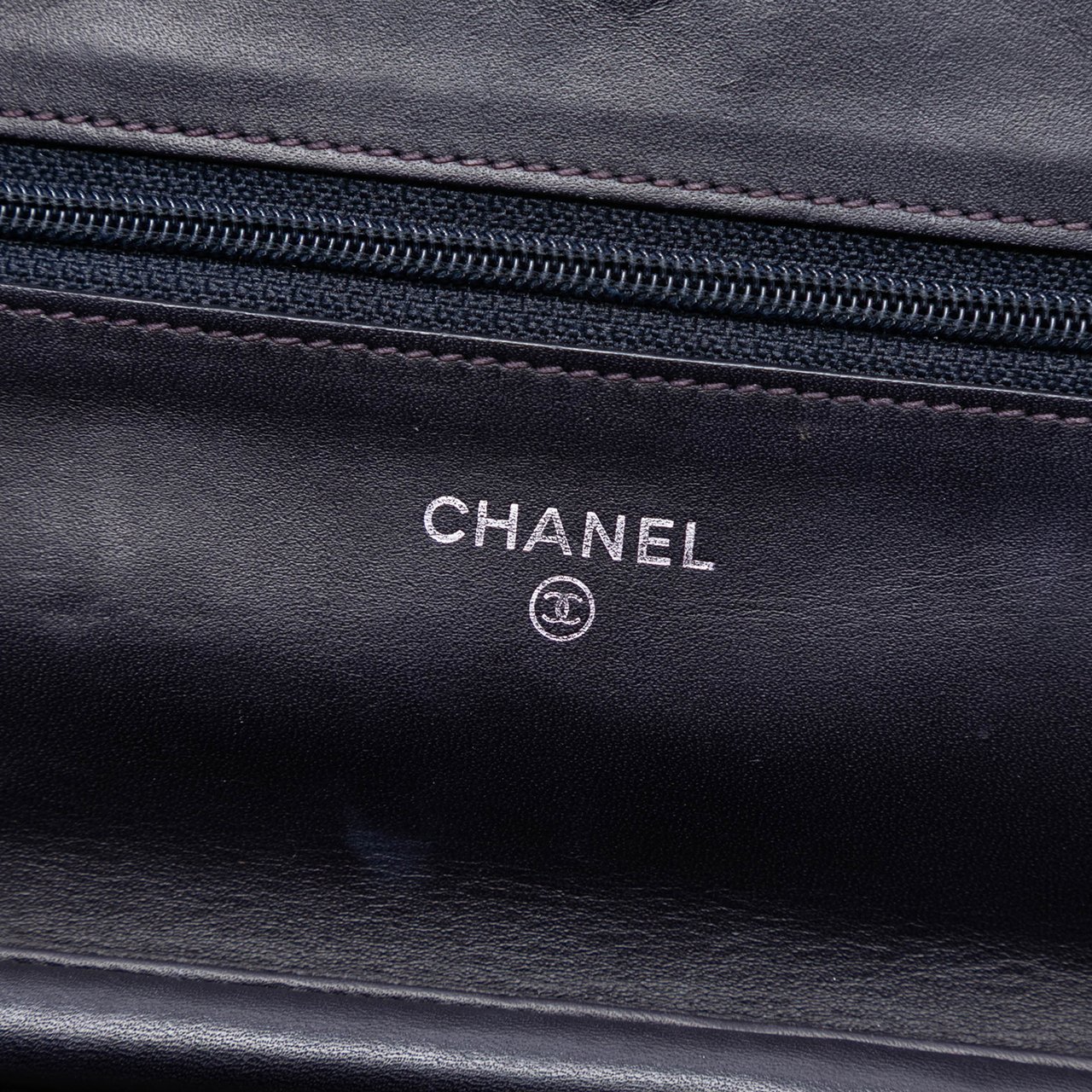 Chanel CC Caviar Wallet On Chain Paars