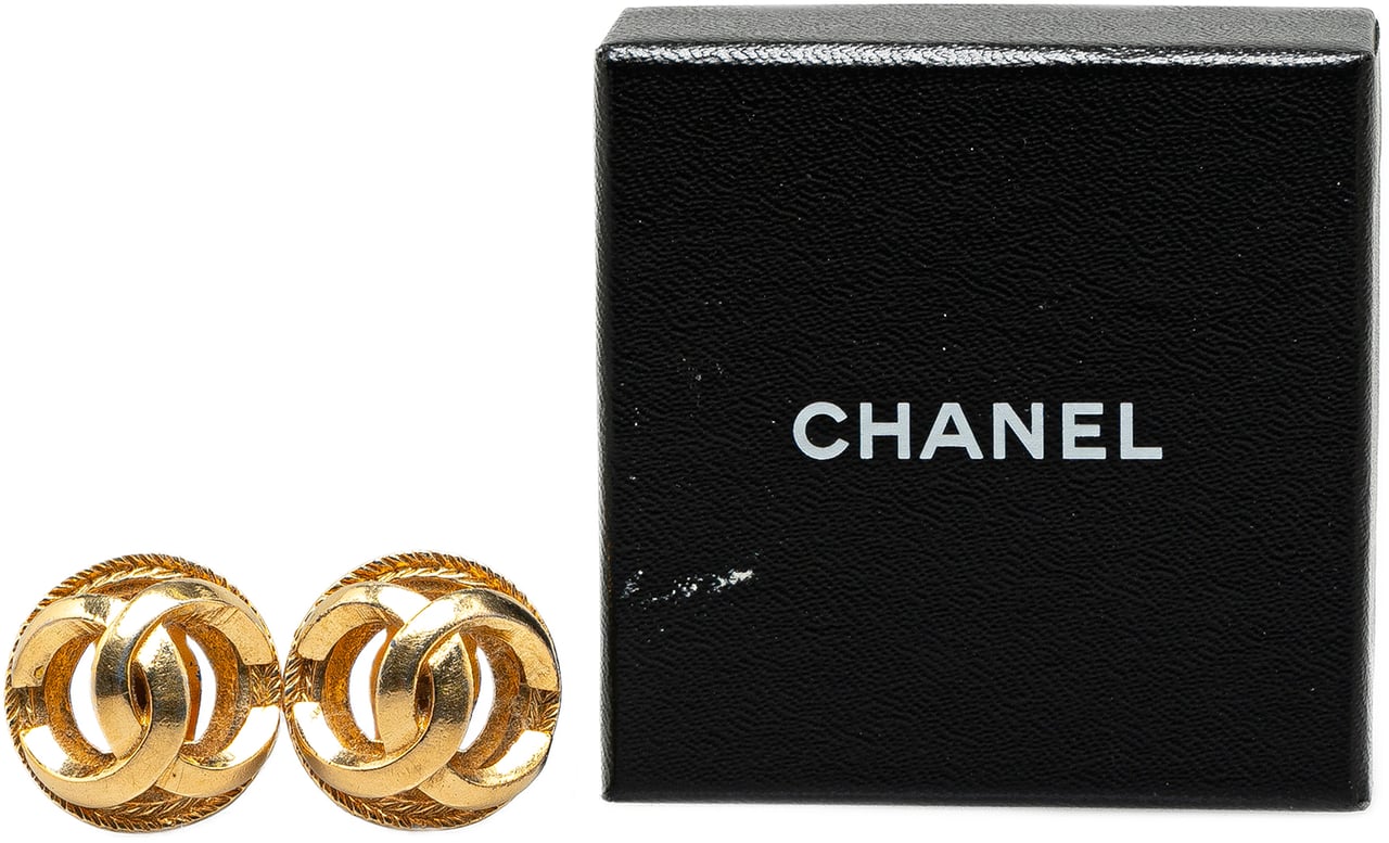Chanel Gold Plated CC Clip On Earrings Goud