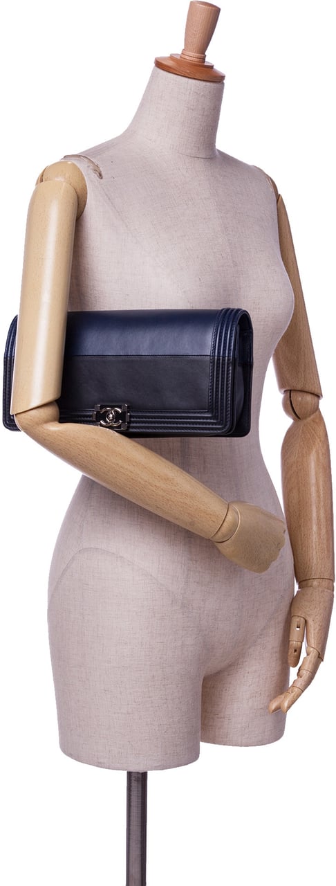 Chanel Bicolor Lambskin Boy Clutch Zwart