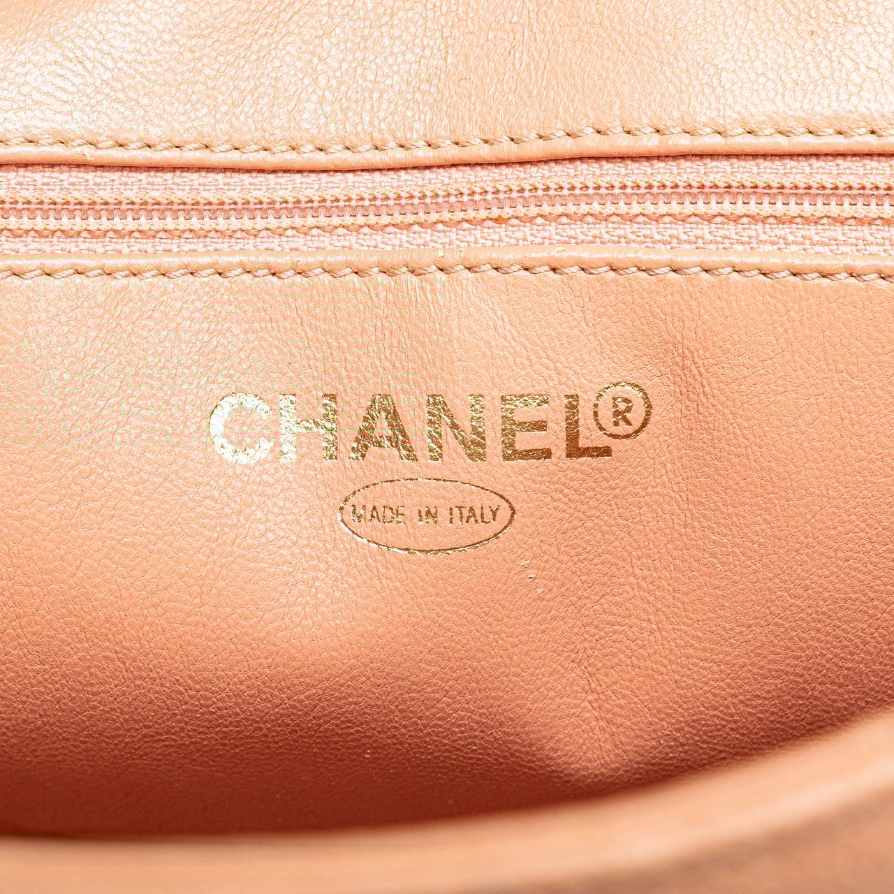 Chanel Caviar Medallion Tote Roze