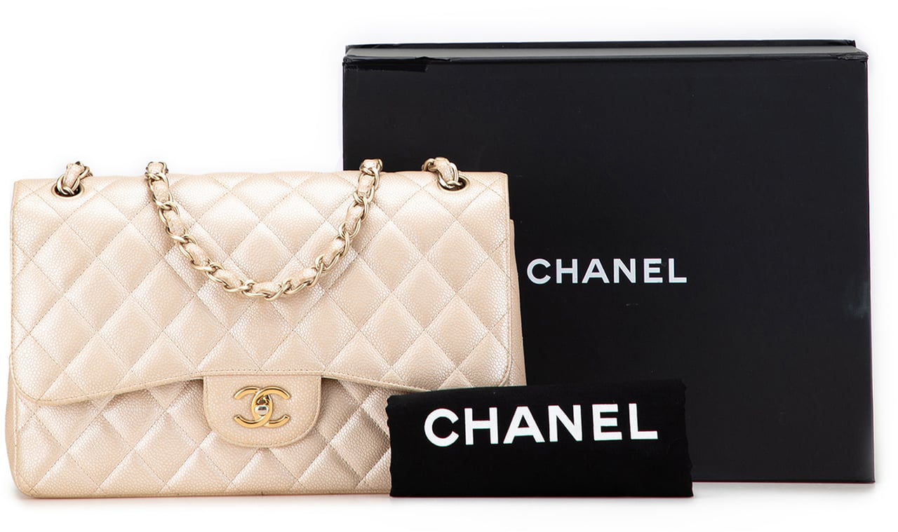 Chanel Jumbo Classic Iridescent Caviar Double Flap Goud