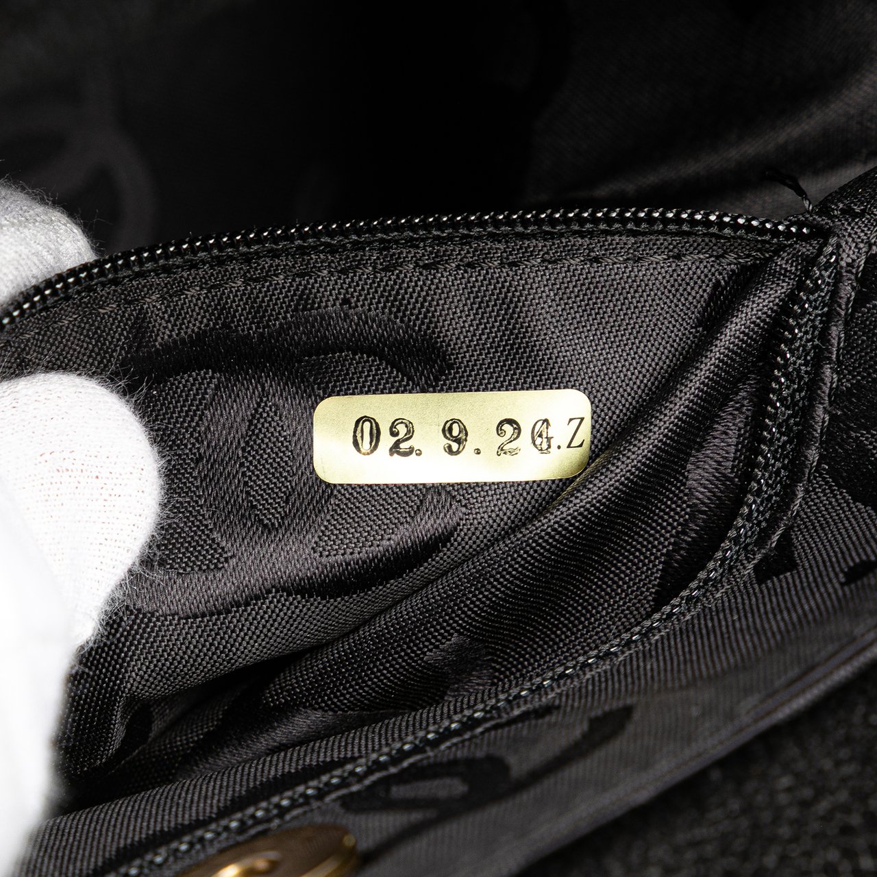 Chanel CC Suede Caviar Stitched Tote Zwart