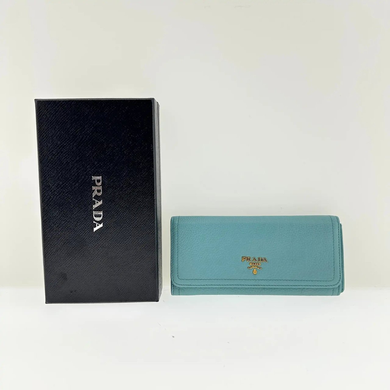 Chanel Prada Vitello Daino wallet Anice (turquoise) 1M1132 / very good Groen