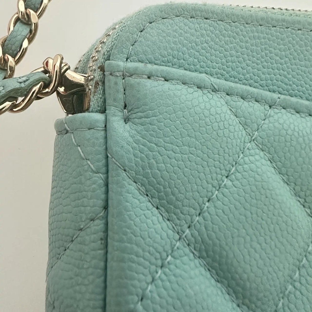 Chanel Chanel Double Zip Wallet on Chain turquoise caviar leather 2020 / very good Groen
