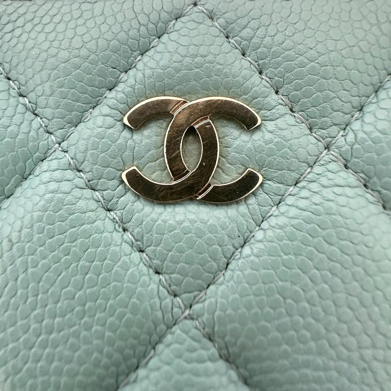 Chanel Chanel Double Zip Wallet on Chain turquoise caviar leather 2020 / very good Groen