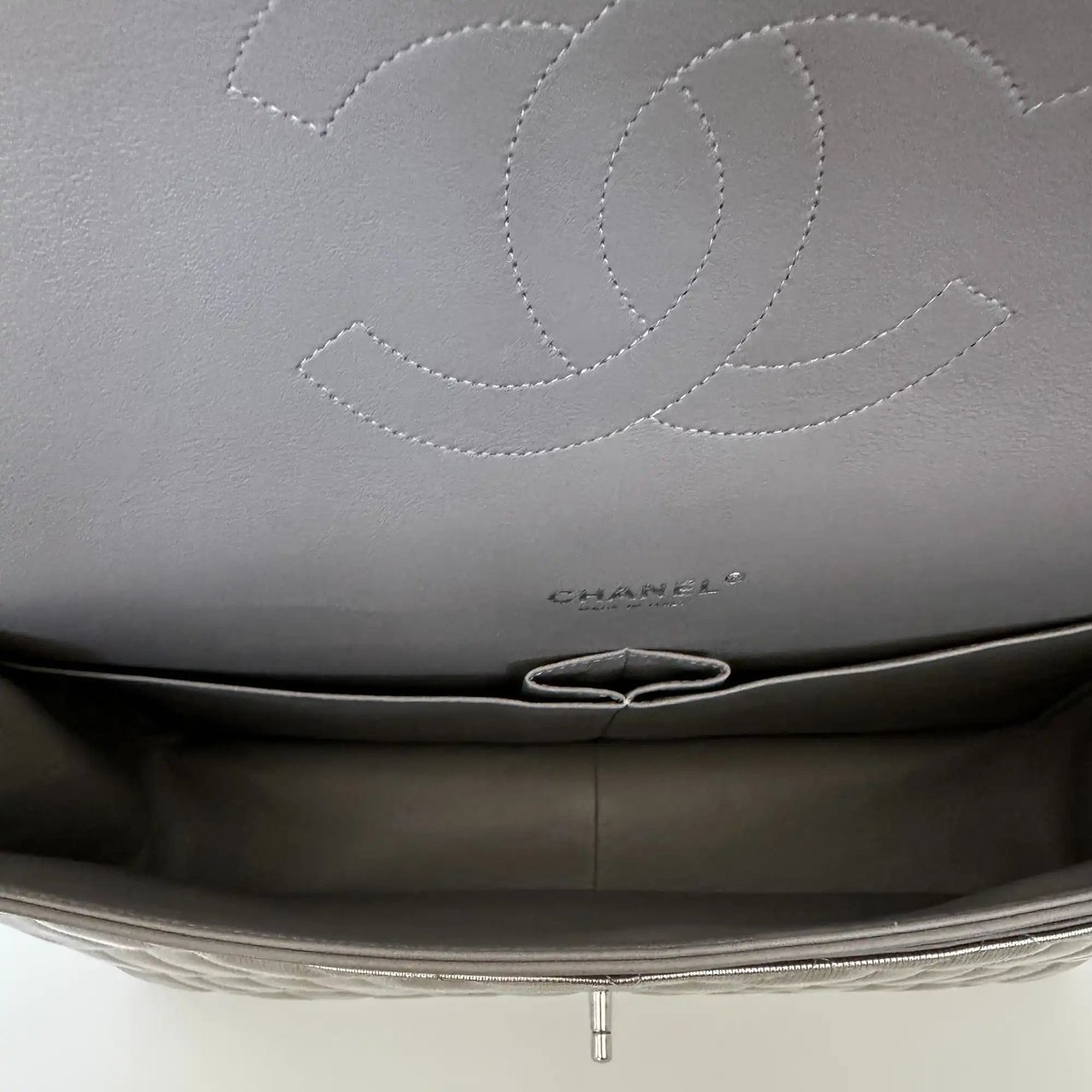 Chanel Chanel Timeless Maxi Double Flap Bag Champagne embossed leather with iridescent finish rare / mint Divers