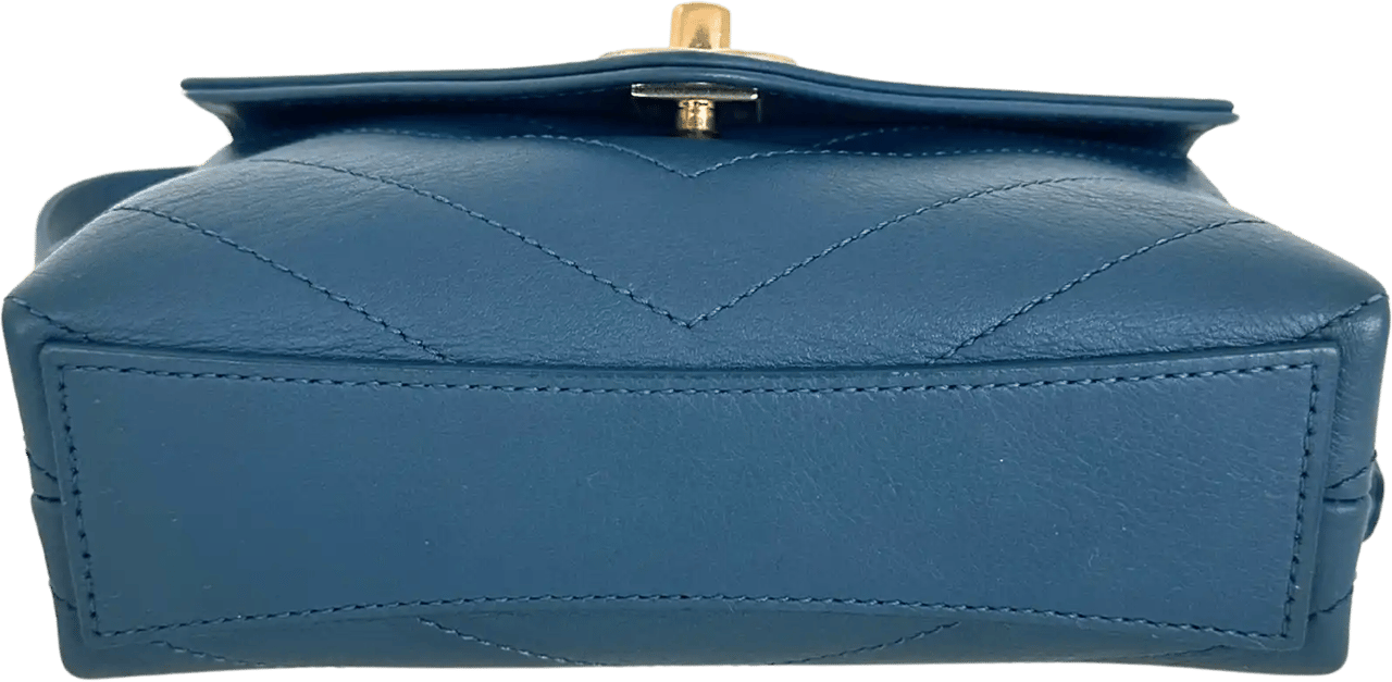 Chanel Chanel Chevron Coco Waist Bag blue / very good Blauw