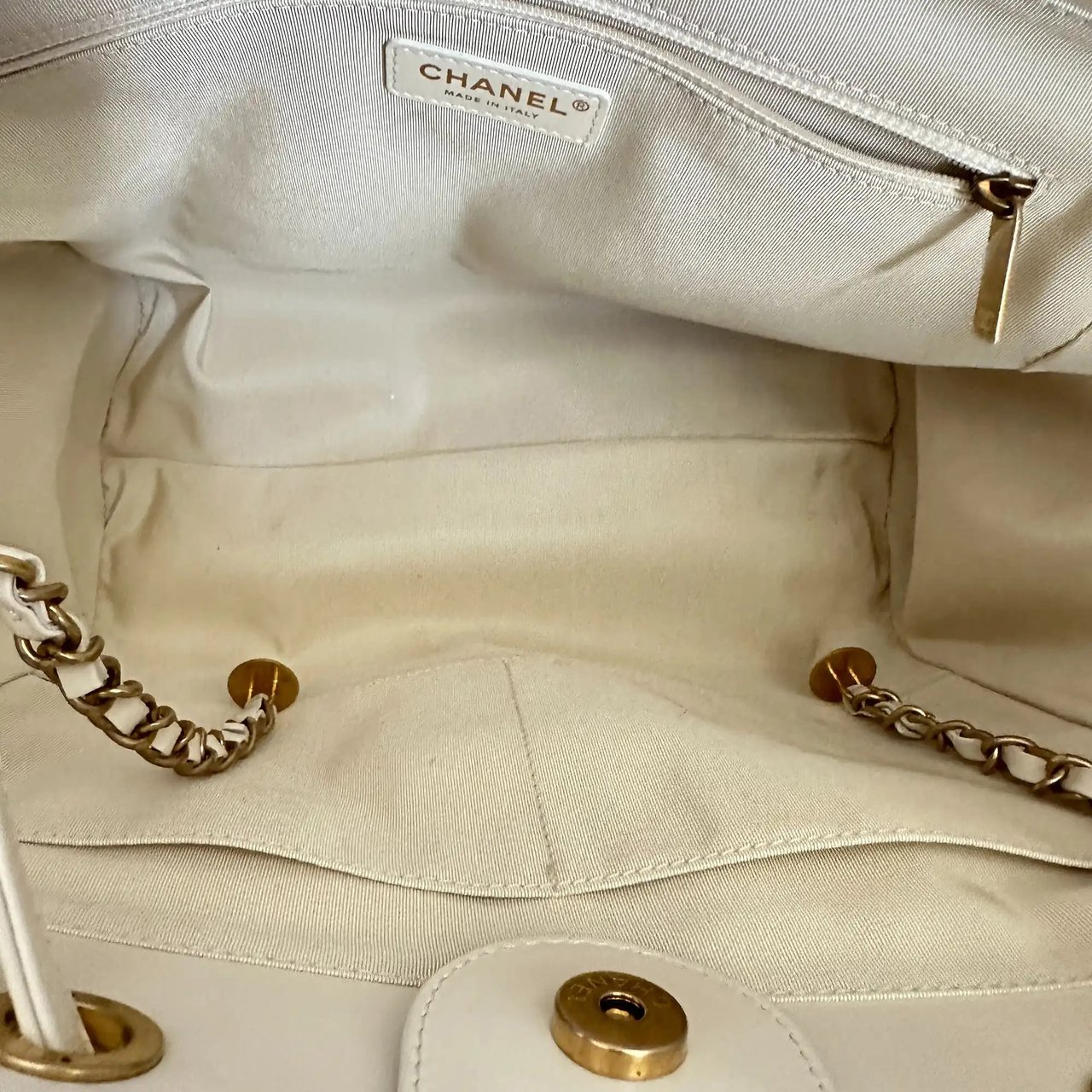 Chanel Chanel Deauville Charms Small aged Calfskin 2021 / very good Zwart