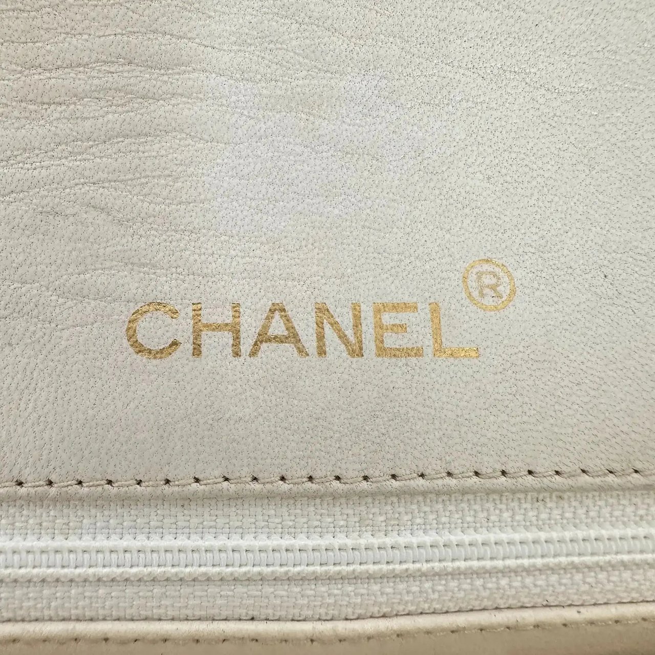 Chanel Chanel Timeless Single Flap Small white lambskin leather vintage / good Wit
