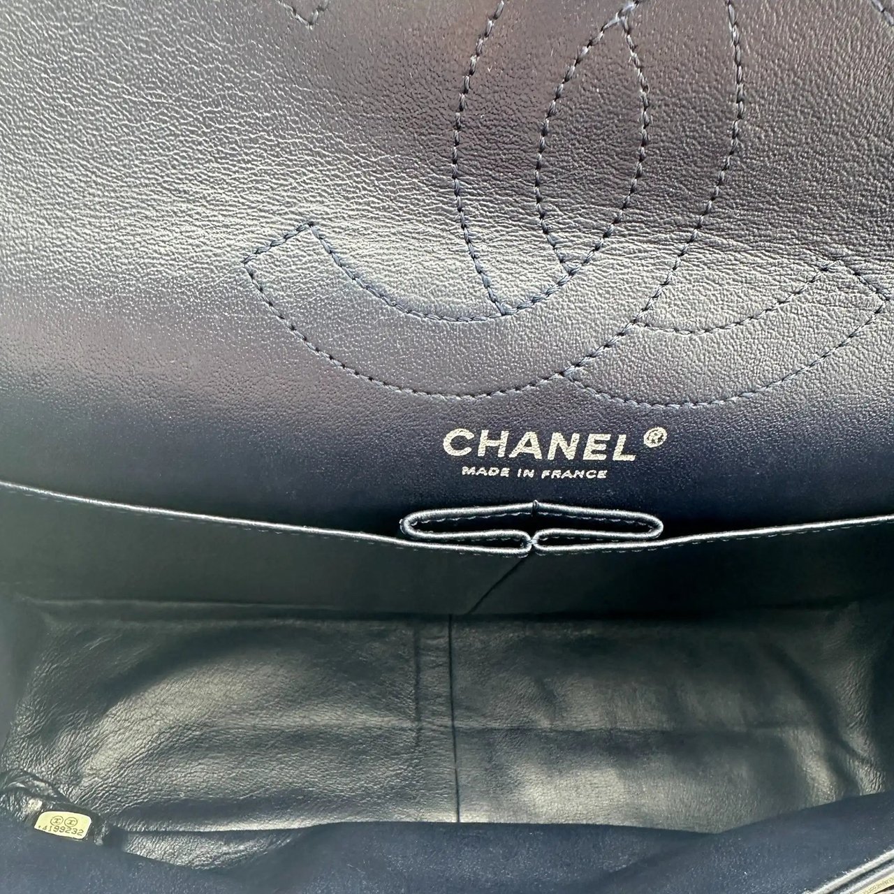 Chanel Chanel 2.55 Reissue 226 Medium Double Flap Bag Metallic Calfskin Dark Blue / Very Good Wit