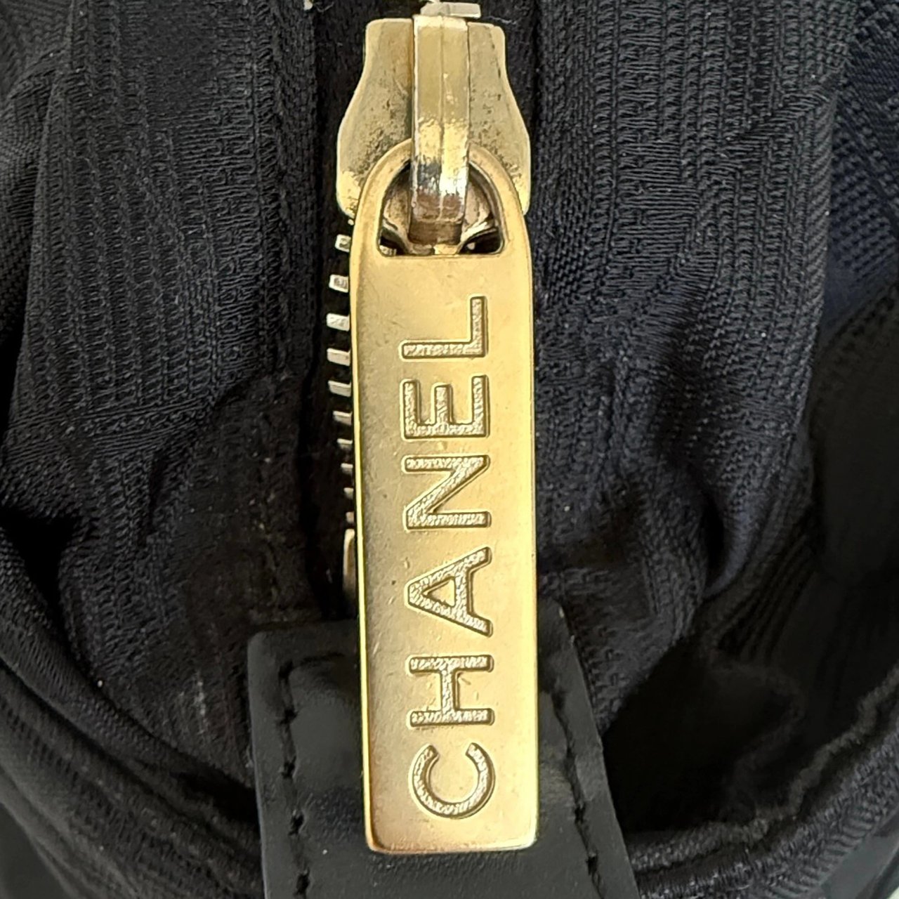 Chanel Chanel New Travel Line Tote Bag Black / very good Zwart