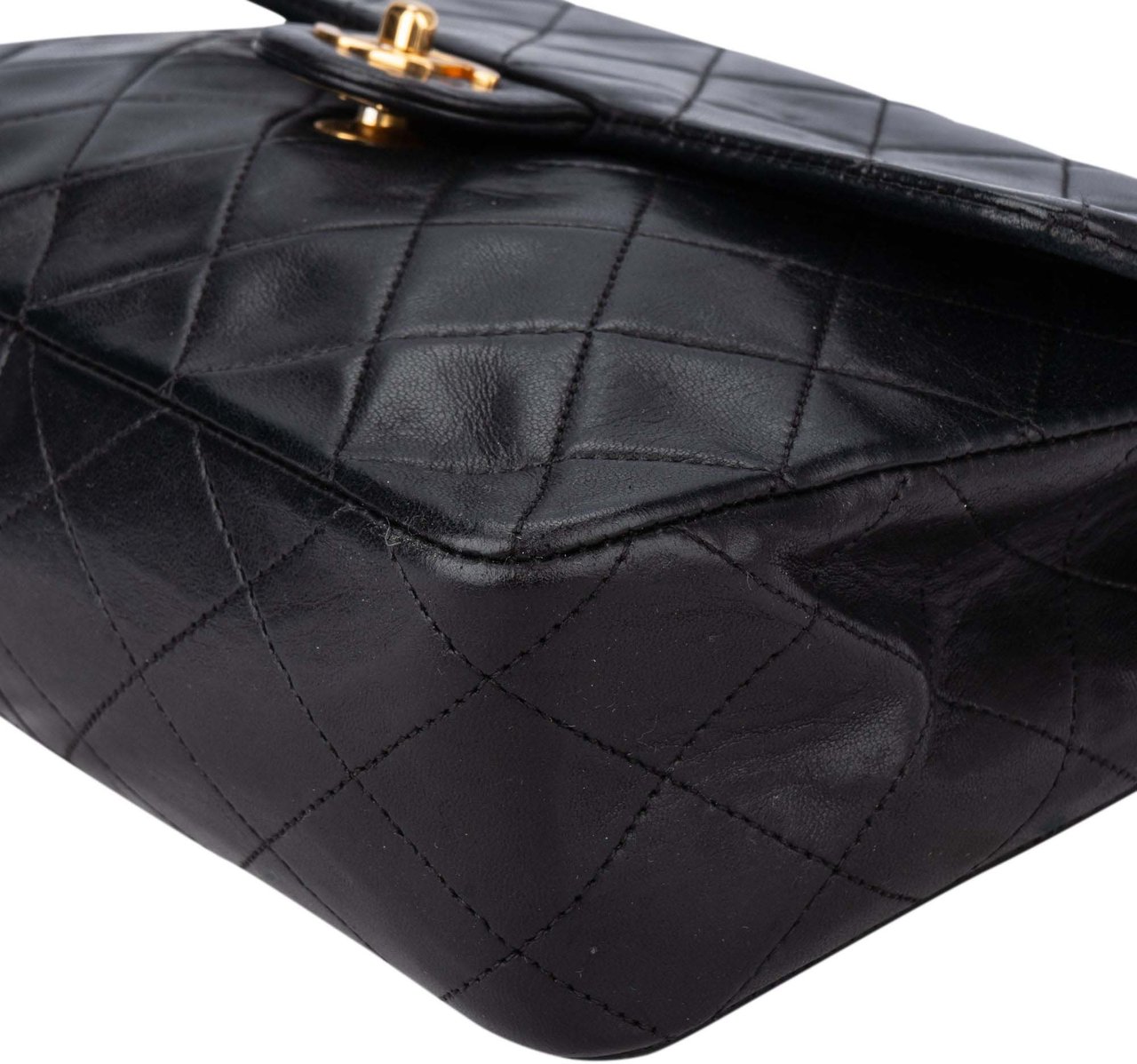 Chanel Chanel Quilted Lambskin 24K Gold Single Flap Crossbody Bag Divers