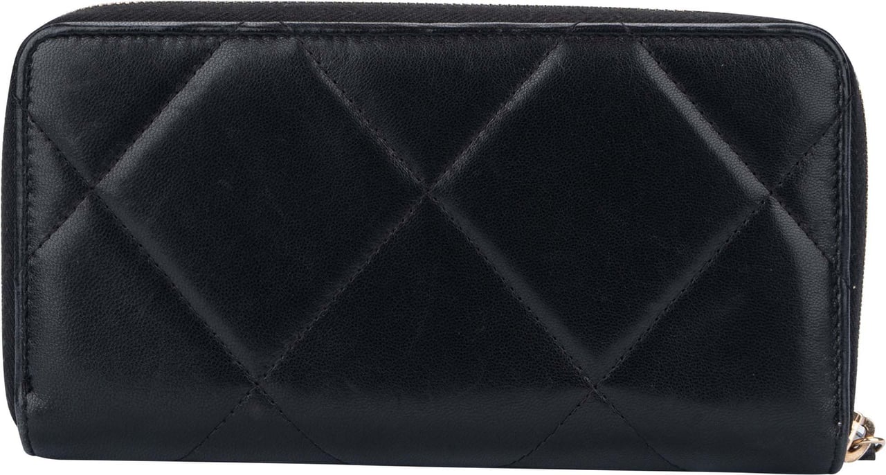 Chanel Chanel Quilted Lambskin 19 Wallet Divers