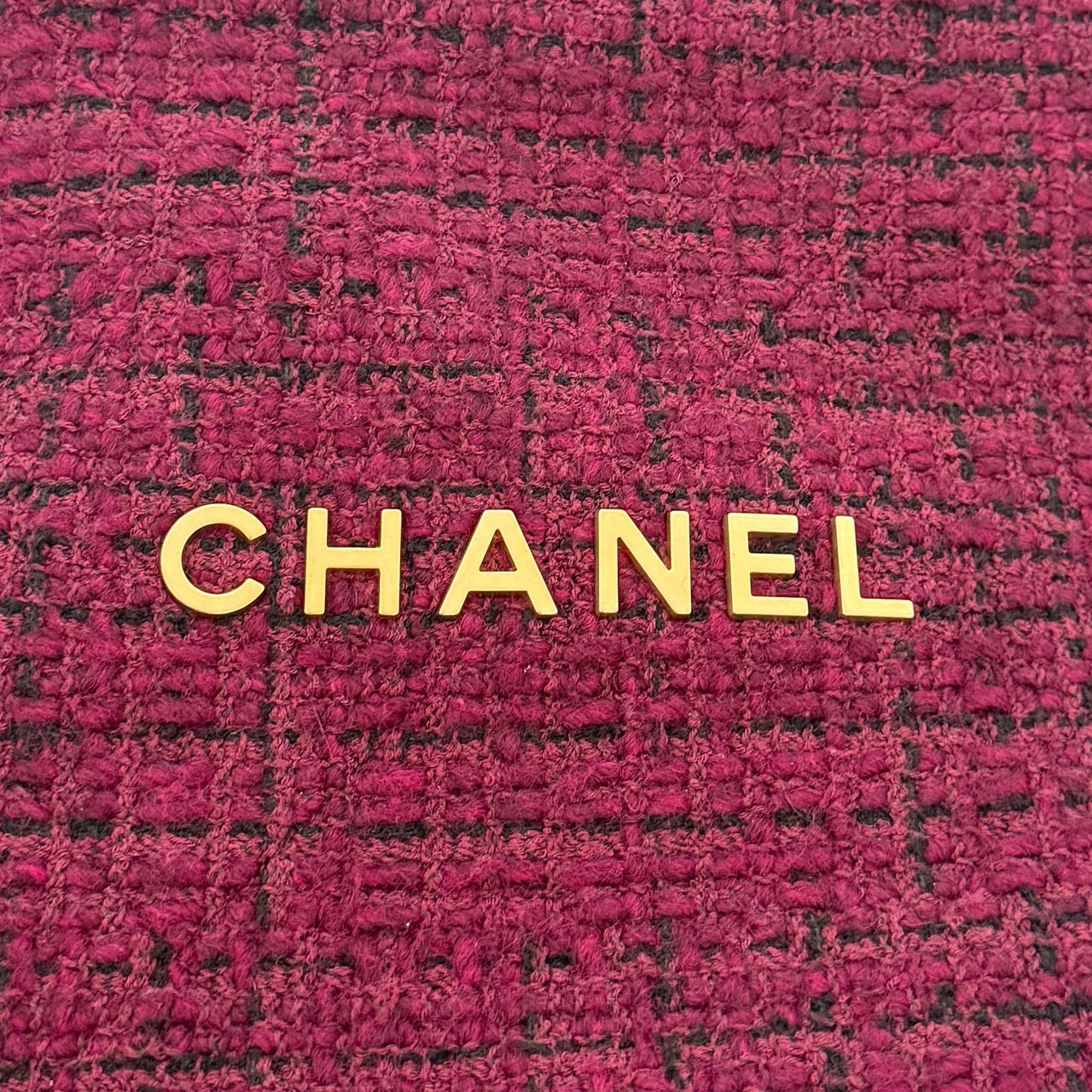 Chanel Chanel 22 mittelgroße Hobobag aus Tweed Burgunderrot goldene Hardware / neuwertig Rood