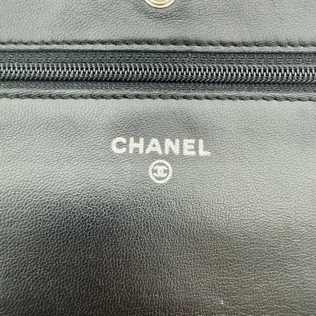Chanel Chanel Wallet on Chain Bag, Lamb Leather, Black with Silver Hardware / very good Zwart