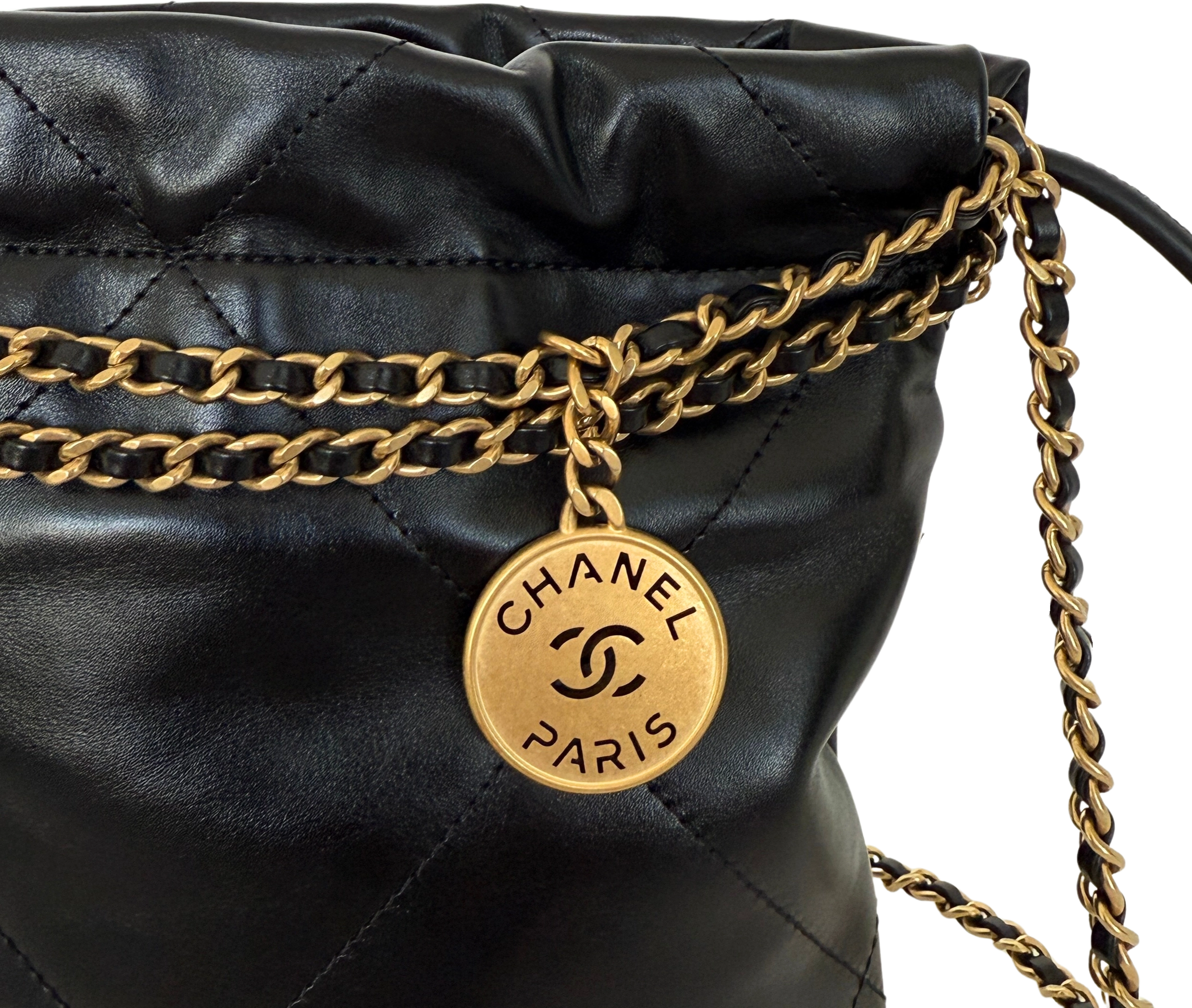 Chanel Chanel Kleine Chanel 22 Tasche Schwarz aus Kalbsleder goldene Hardware / neuwertig Zwart