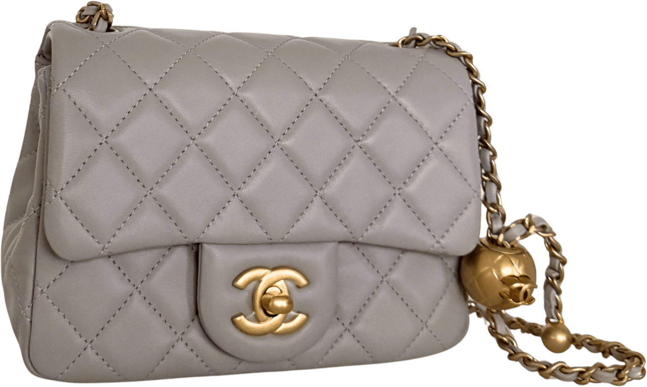 Chanel Chanel Small Flap Bag Lambskin Light Grey Full Set Grijs