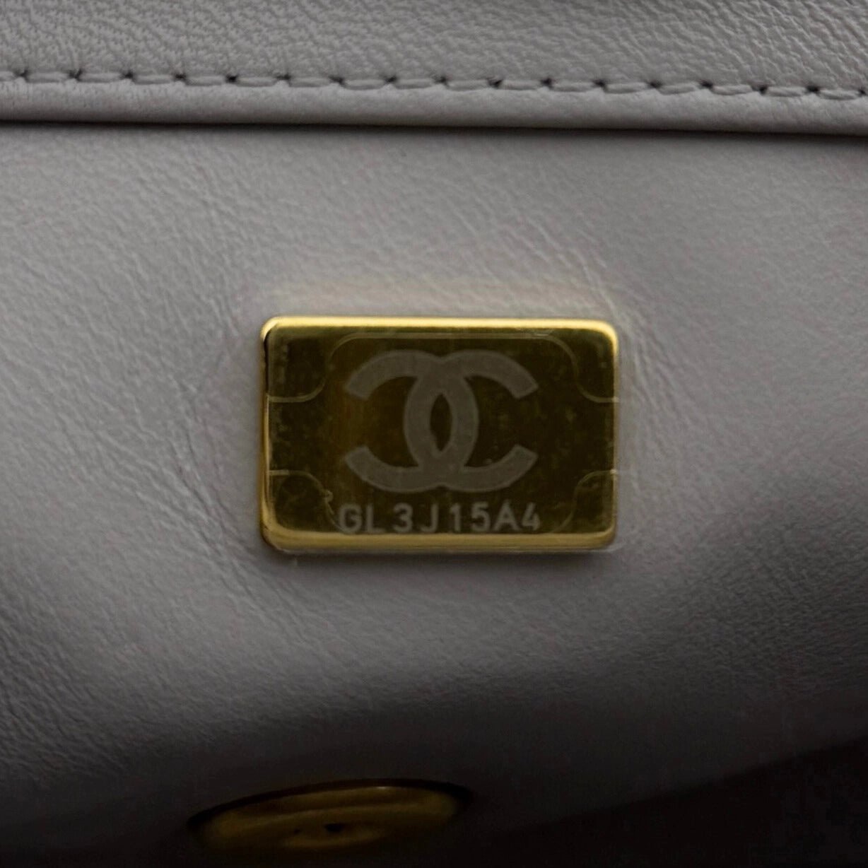 Chanel Chanel Small Flap Bag Lambskin Light Grey Full Set Grijs