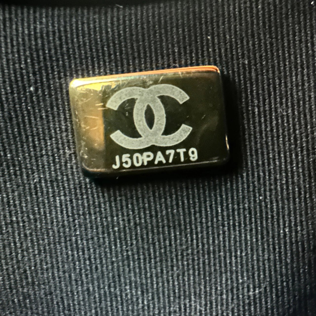 Chanel Chanel 31 Mini Shopper, glossy lambskin leather, gold hardware / very good Zwart