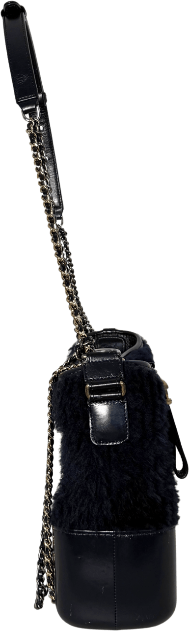 Chanel Chanel Gabrielle Hobo Bag klein Shearling Dunkelblau / gut Blauw