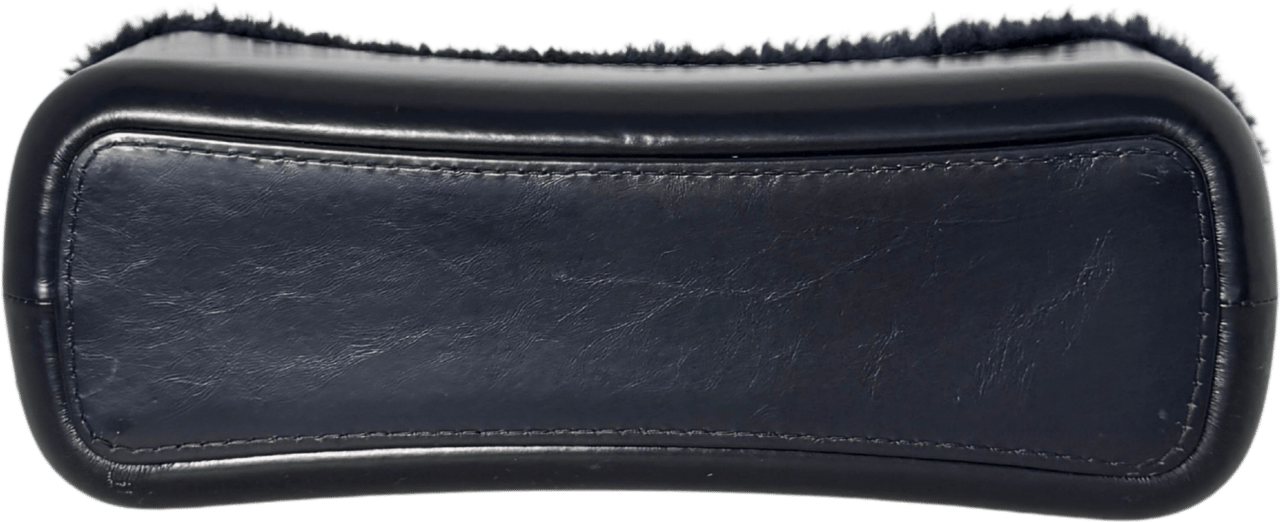 Chanel Chanel Gabrielle Hobo Bag klein Shearling Dunkelblau / gut Blauw