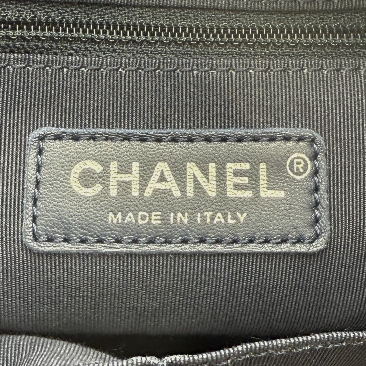 Chanel Chanel Gabrielle Hobo Bag klein Shearling Dunkelblau / gut Blauw