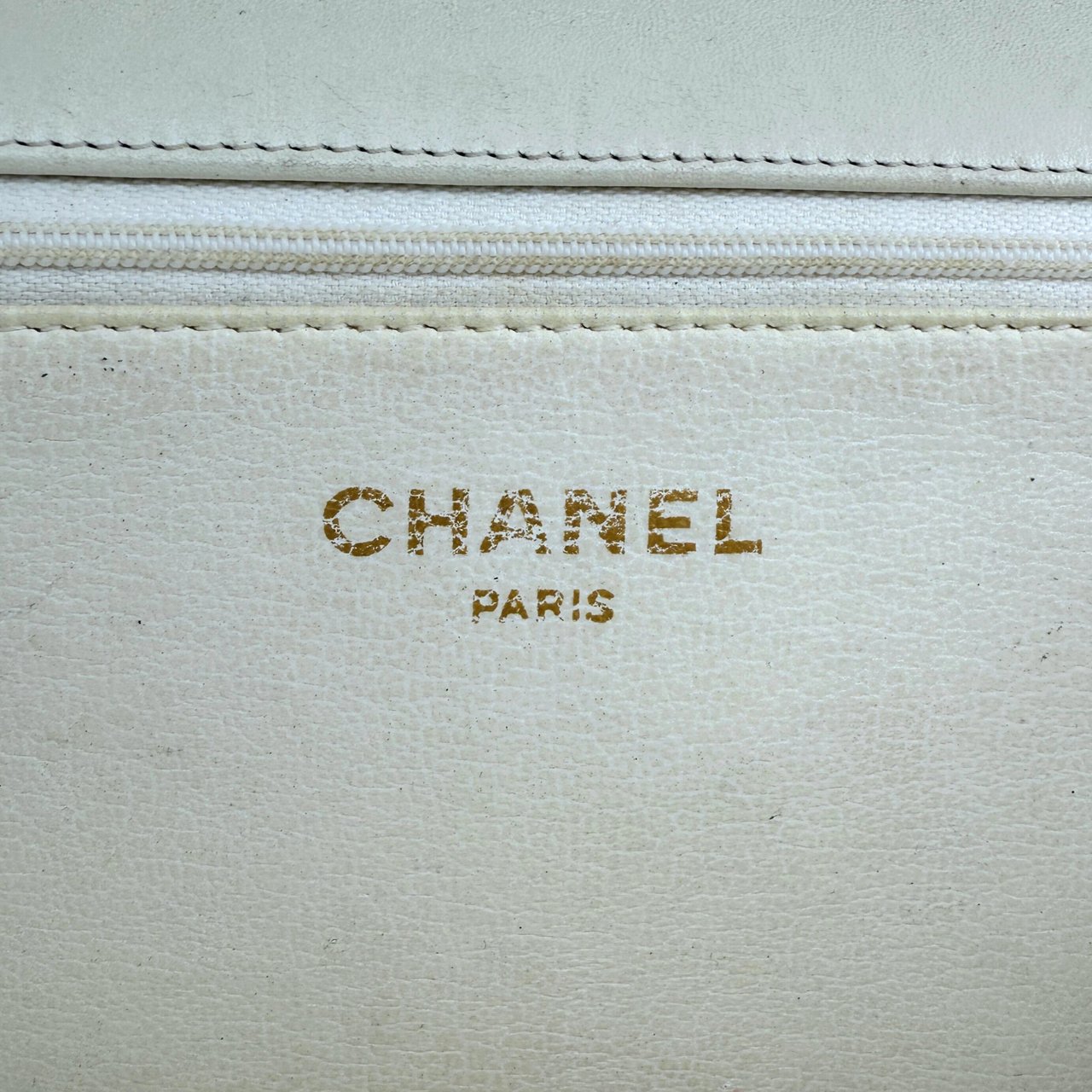 Chanel Chanel Timeless Wallet on Chain WOC Weiß / gut Wit