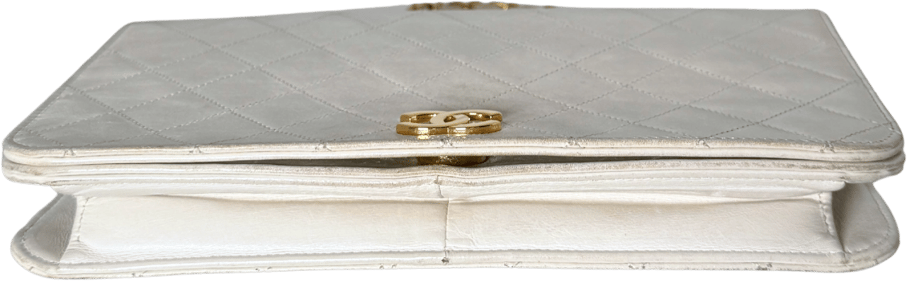 Chanel Chanel Timeless Wallet on Chain WOC Weiß / gut Wit