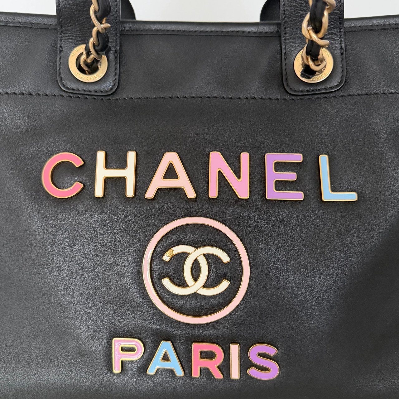 Chanel Chanel Deauville Leather Multicolor Tote Bag / very good Zwart