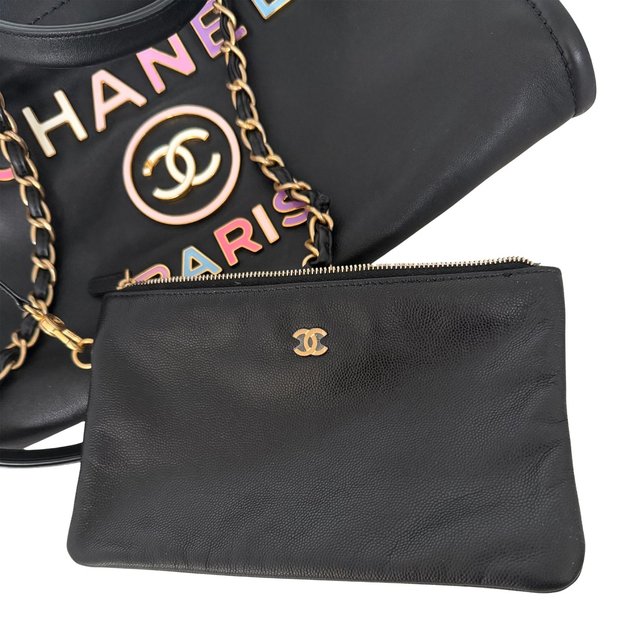 Chanel Chanel Deauville Leather Multicolor Tote Bag / very good Zwart
