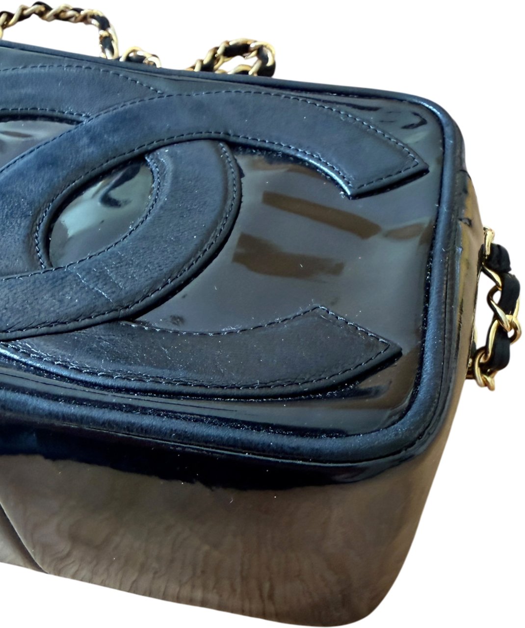 Chanel Chanel Vintage Patent Leather Camera Bag GHW / good Zwart
