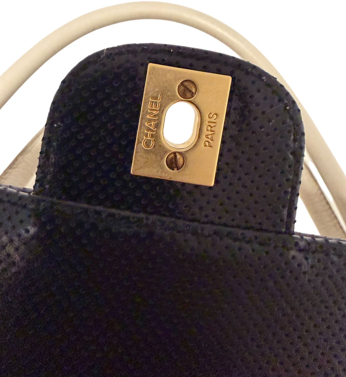 Chanel Single Flap Bag Medium Perforated Lambskin Black/White / very good Zwart