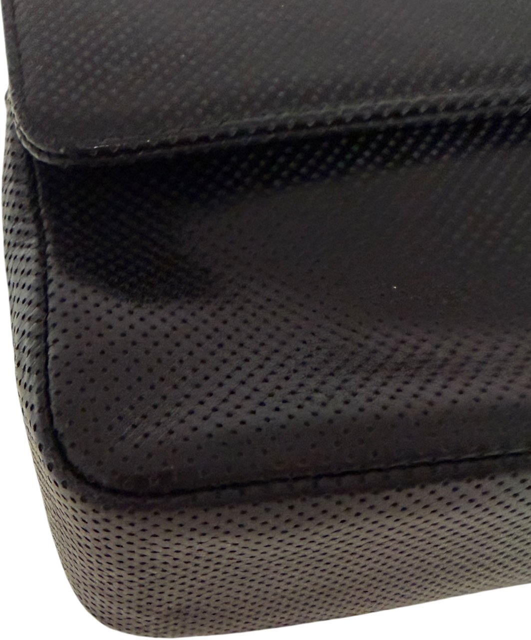Chanel Single Flap Bag Medium Perforated Lambskin Black/White / very good Zwart