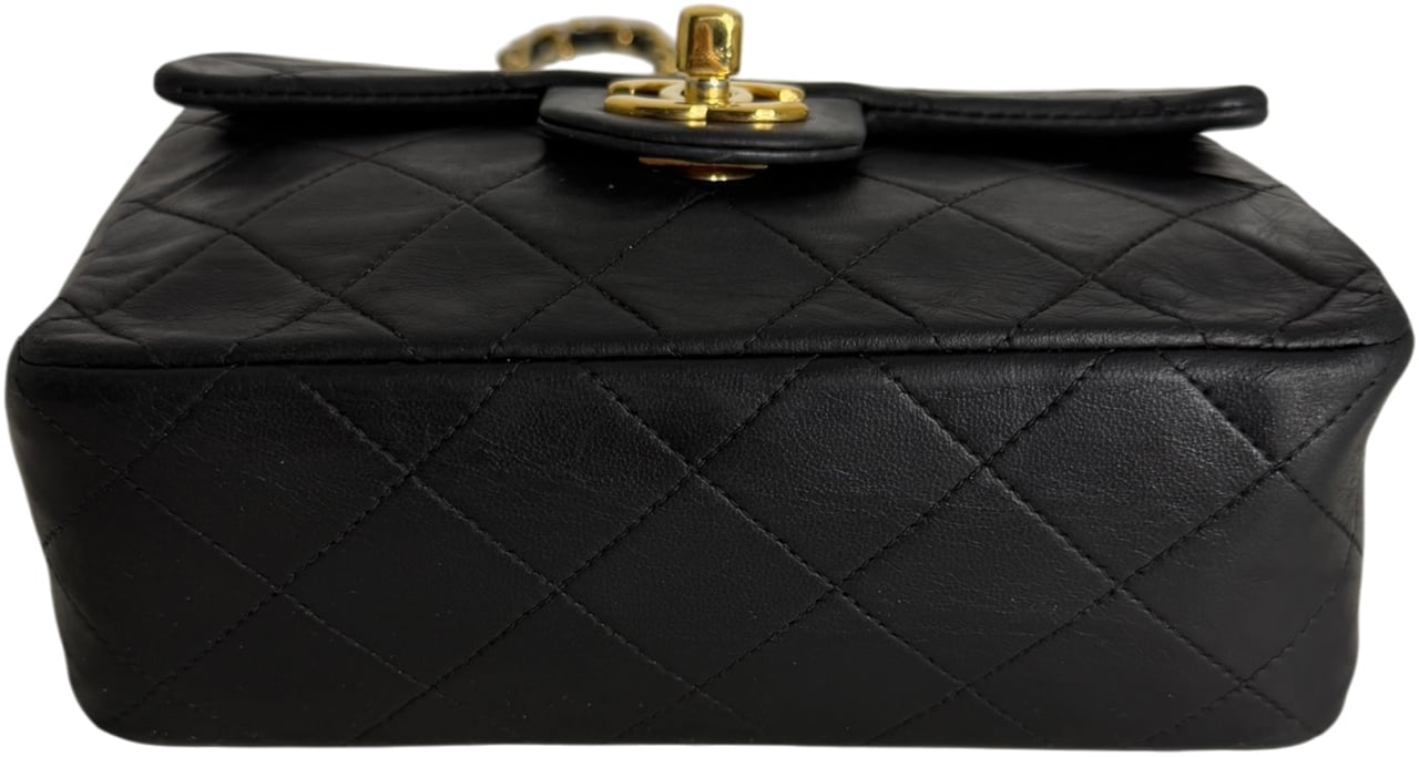 Chanel Chanel Timeless Mini Classic Flap schwarz GHW Vintage / gut Zwart
