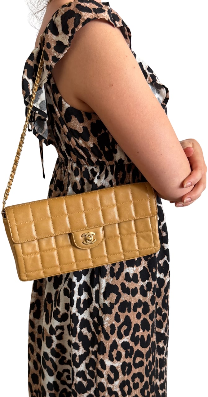 Chanel Chocolate Bar Bag Lammleder braun / sehr gut Bruin