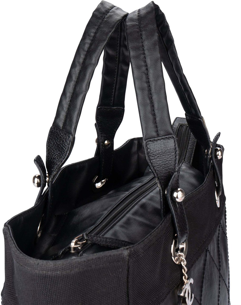 Chanel Chanel Noir Biarritz MM Stitching Handbag Divers