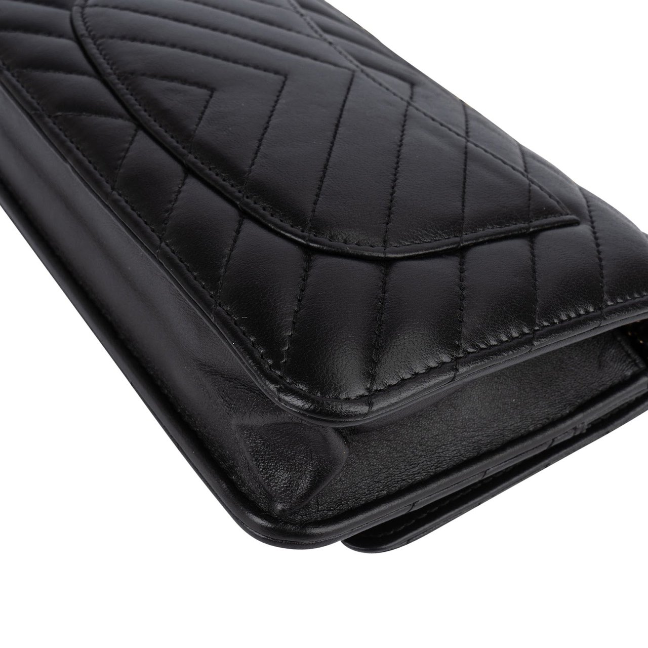 Chanel Chanel Quilted Chevron Lambskin Wallet on Chain Crossbody Bag Zwart