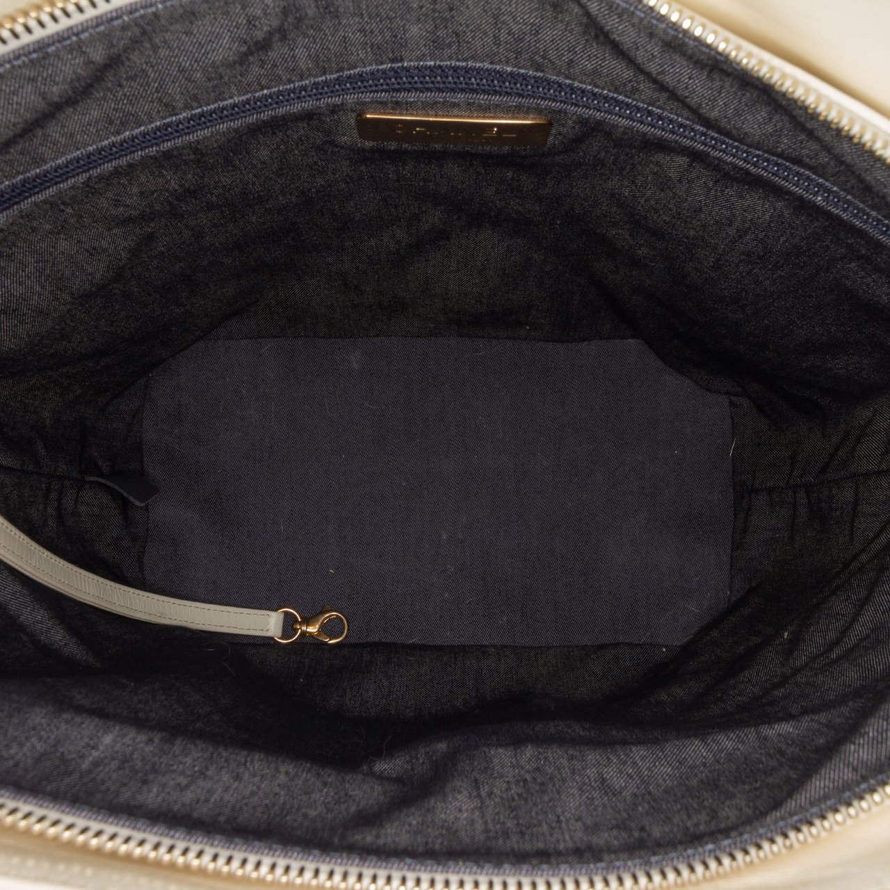 Chanel Crumpled Calfskin En Vogue Rope Satchel Wit