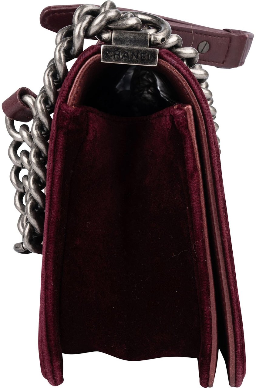Chanel Velvet & Boucle Tweed Medium Boy Crossbody Bag Rood
