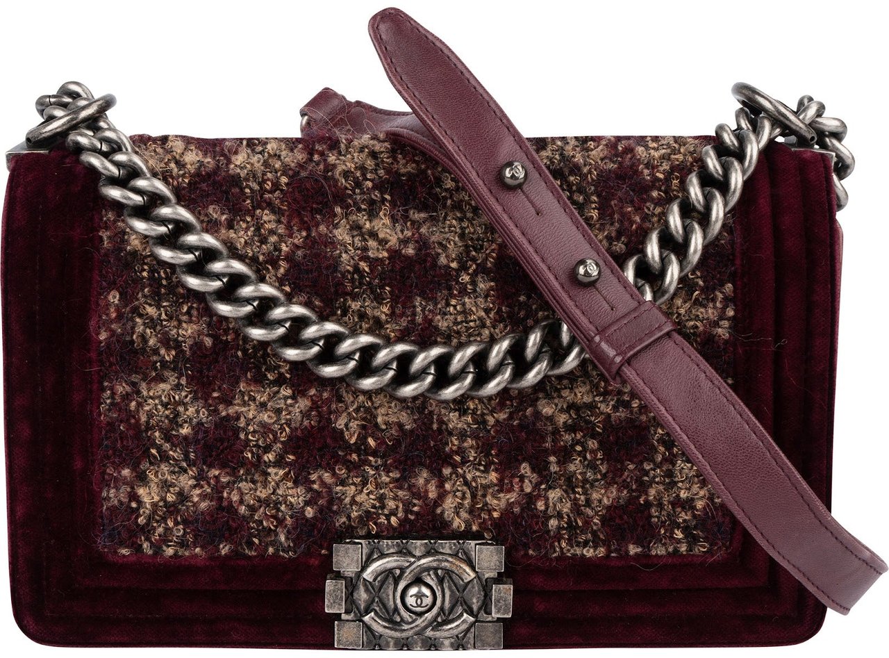 Chanel Velvet & Boucle Tweed Medium Boy Crossbody Bag Rood