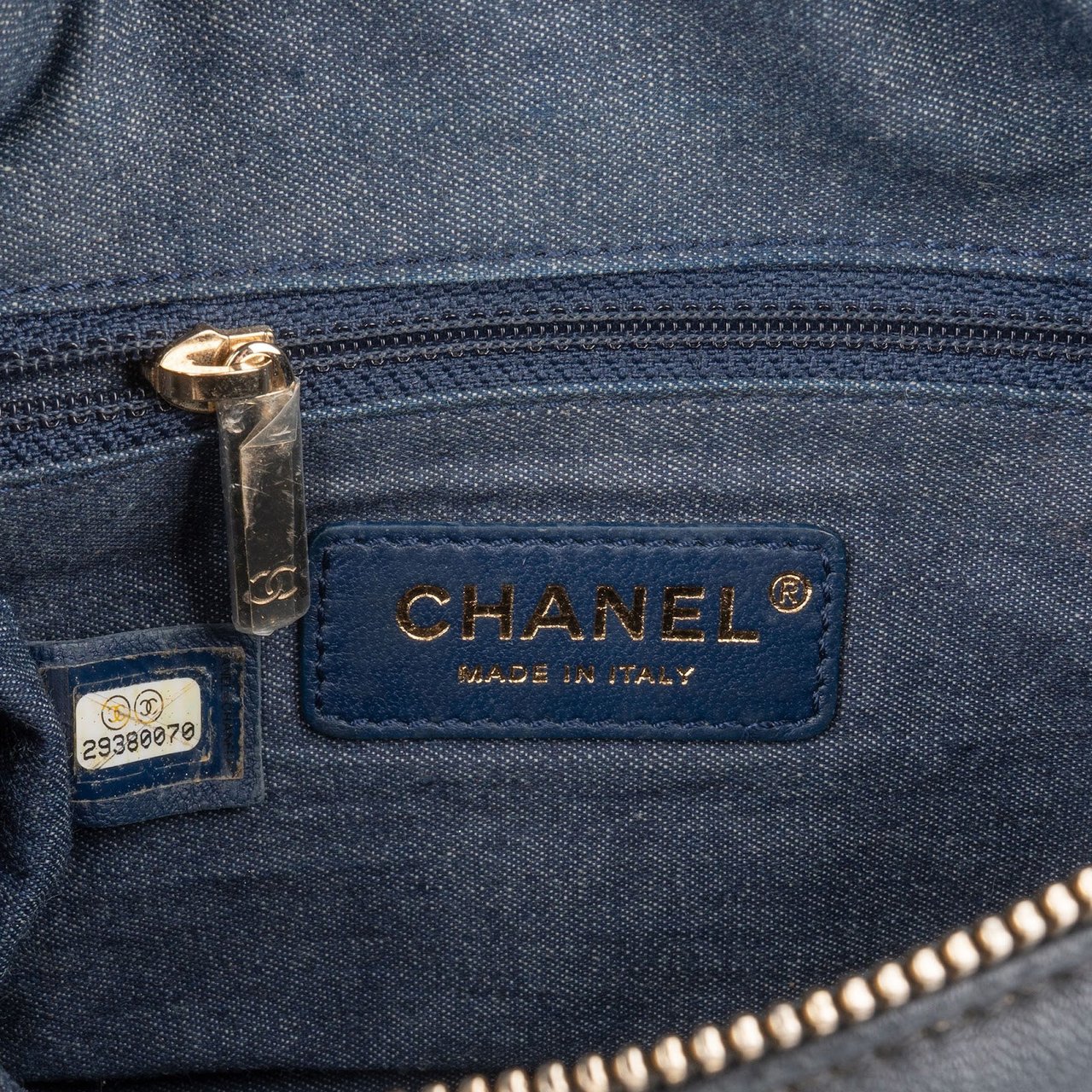 Chanel Quilted Lambskin CC Crossbody Waist Bumbag Zwart