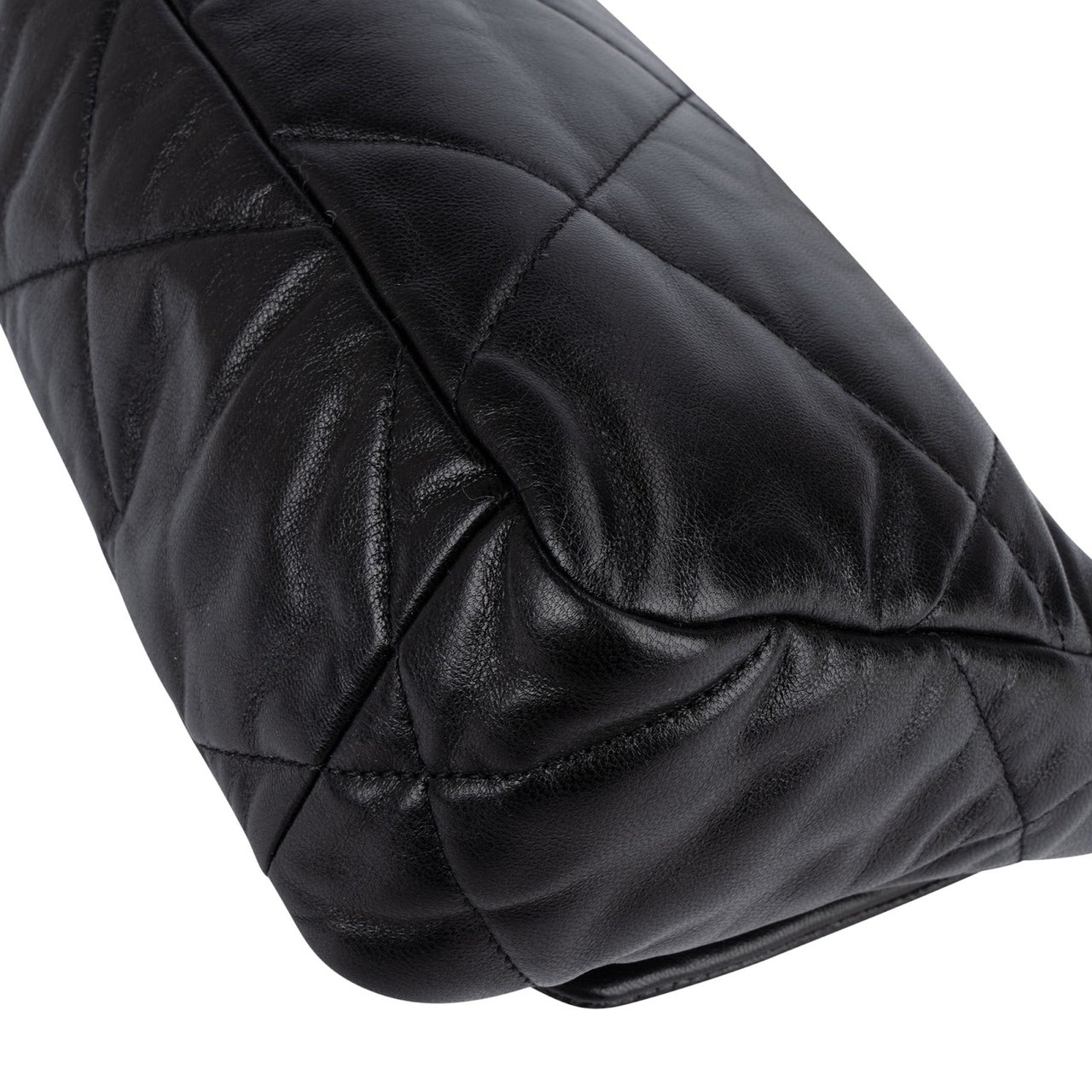 Chanel Chanel 19 Quilted Lambskin Single Flap Crossbody Bag Zwart