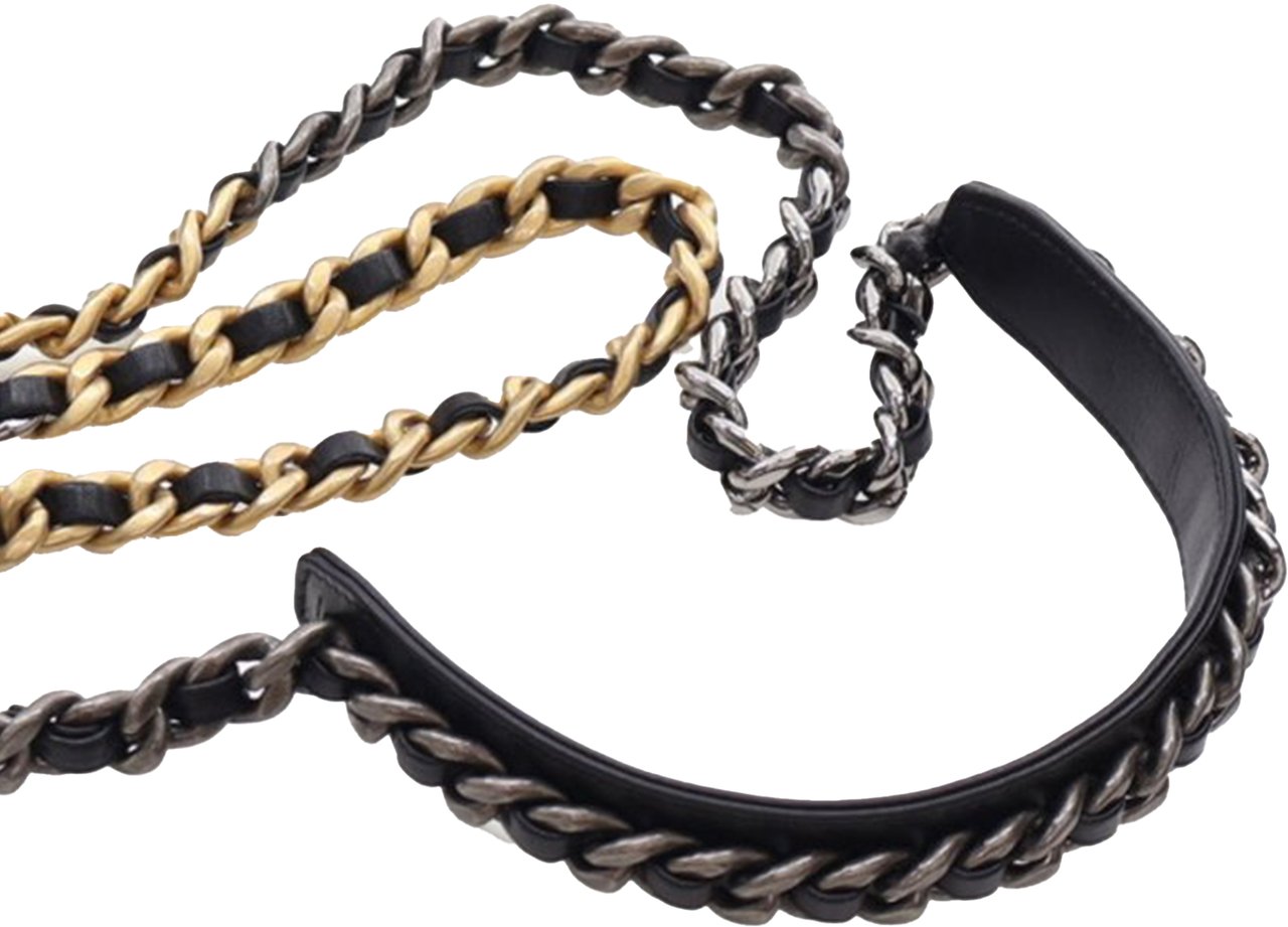 Chanel Tweed 19 Round Clutch with Chain Rood